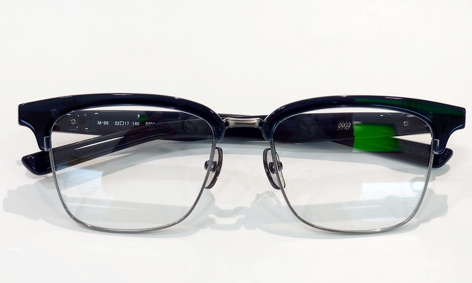 999.9 フォーナインズ メガネ  デスクワークにおすすめの中近両用メガネ！「999.9（フォーナインズ