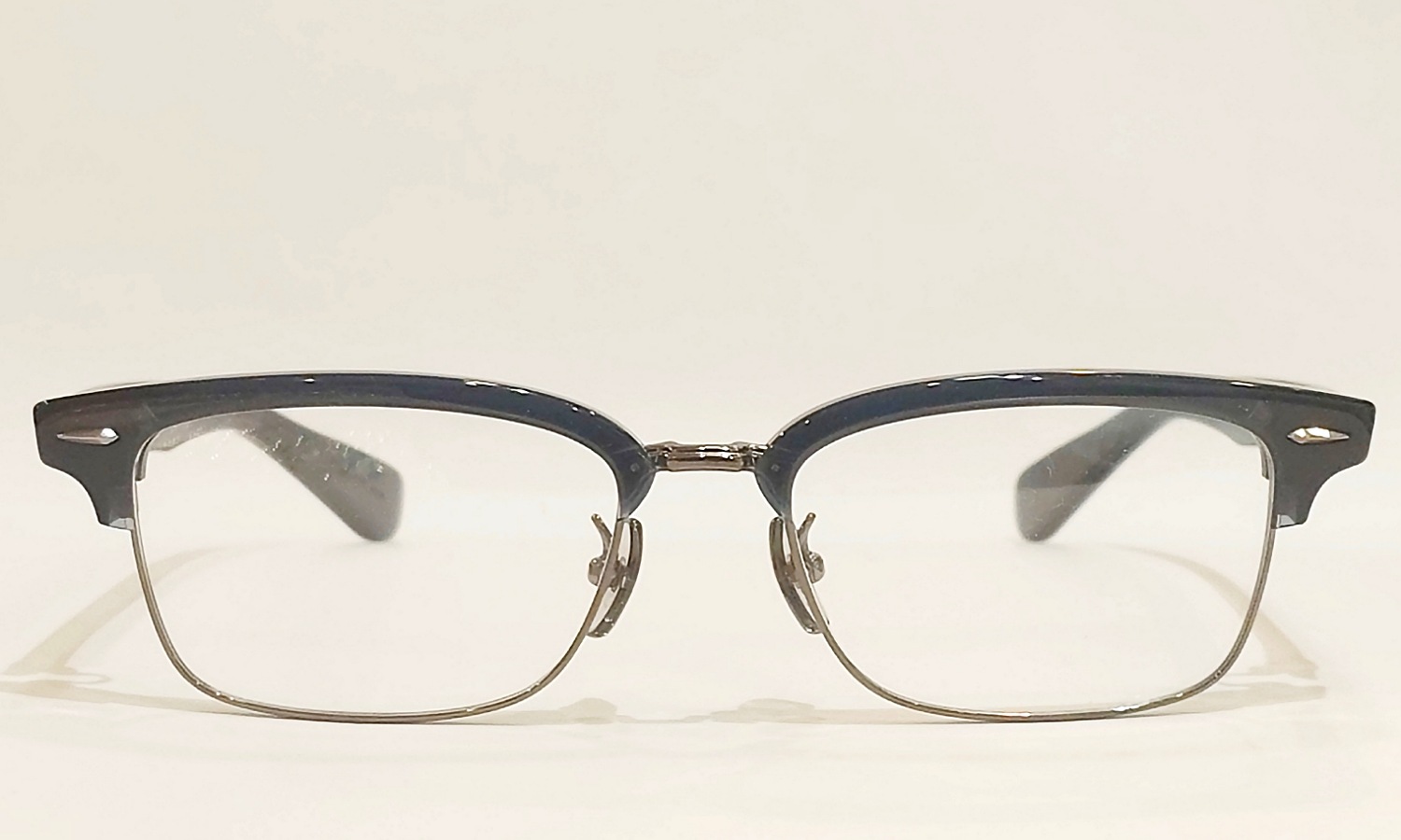 999.9 フォーナインズ　メガネ インパクト大でもスタイリッシュなサーモント、999.9 (フォーナインズ