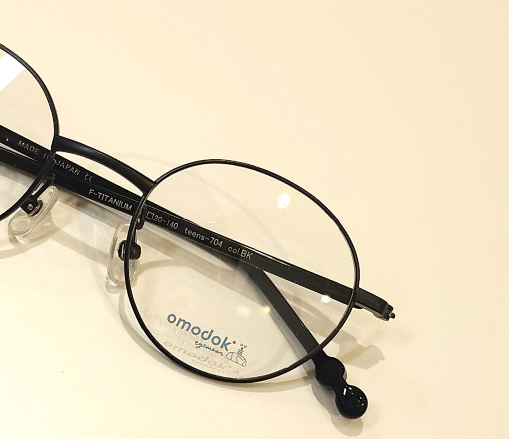 omodok　オモドック　teens　704　col.BK